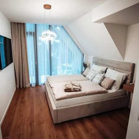 Jamy House *