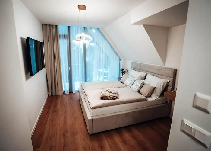 Jamy House *