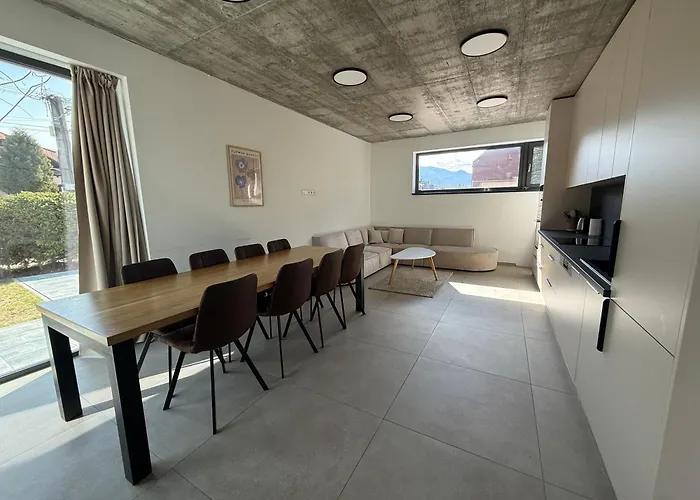 Jamy House *